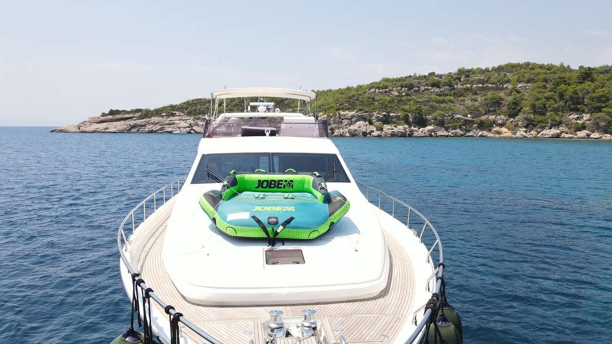 Crewed Motor Yacht FLOW photo 3