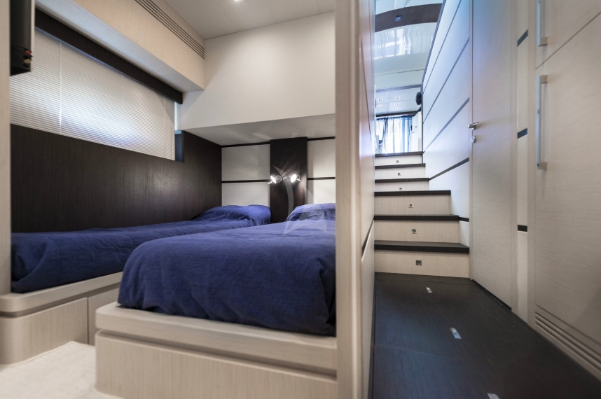 Luxury Crewed Motor Yacht FLY AWAY photo 7