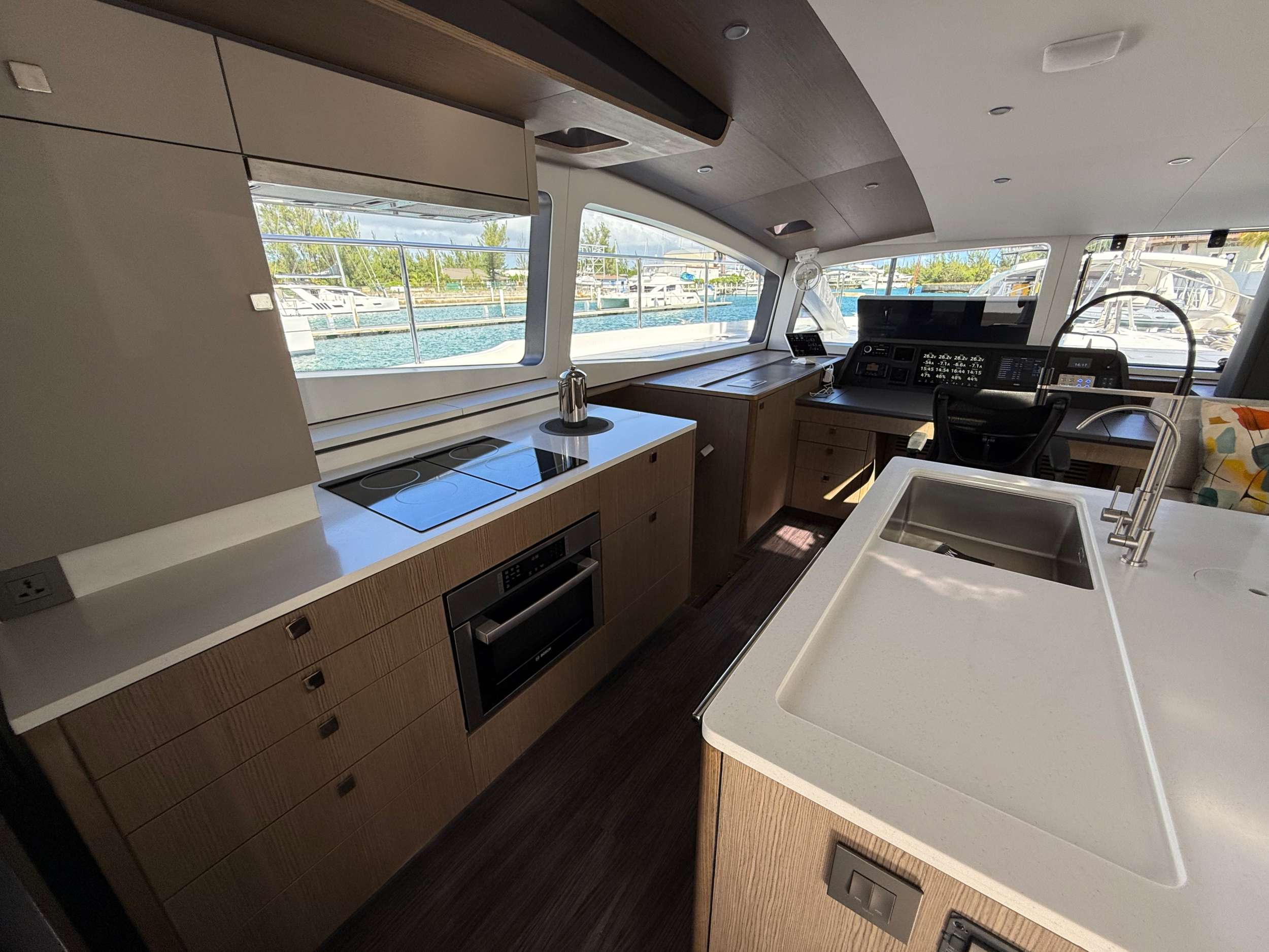 Luxury Crewed Catamaran FLYING WHALE photo 8