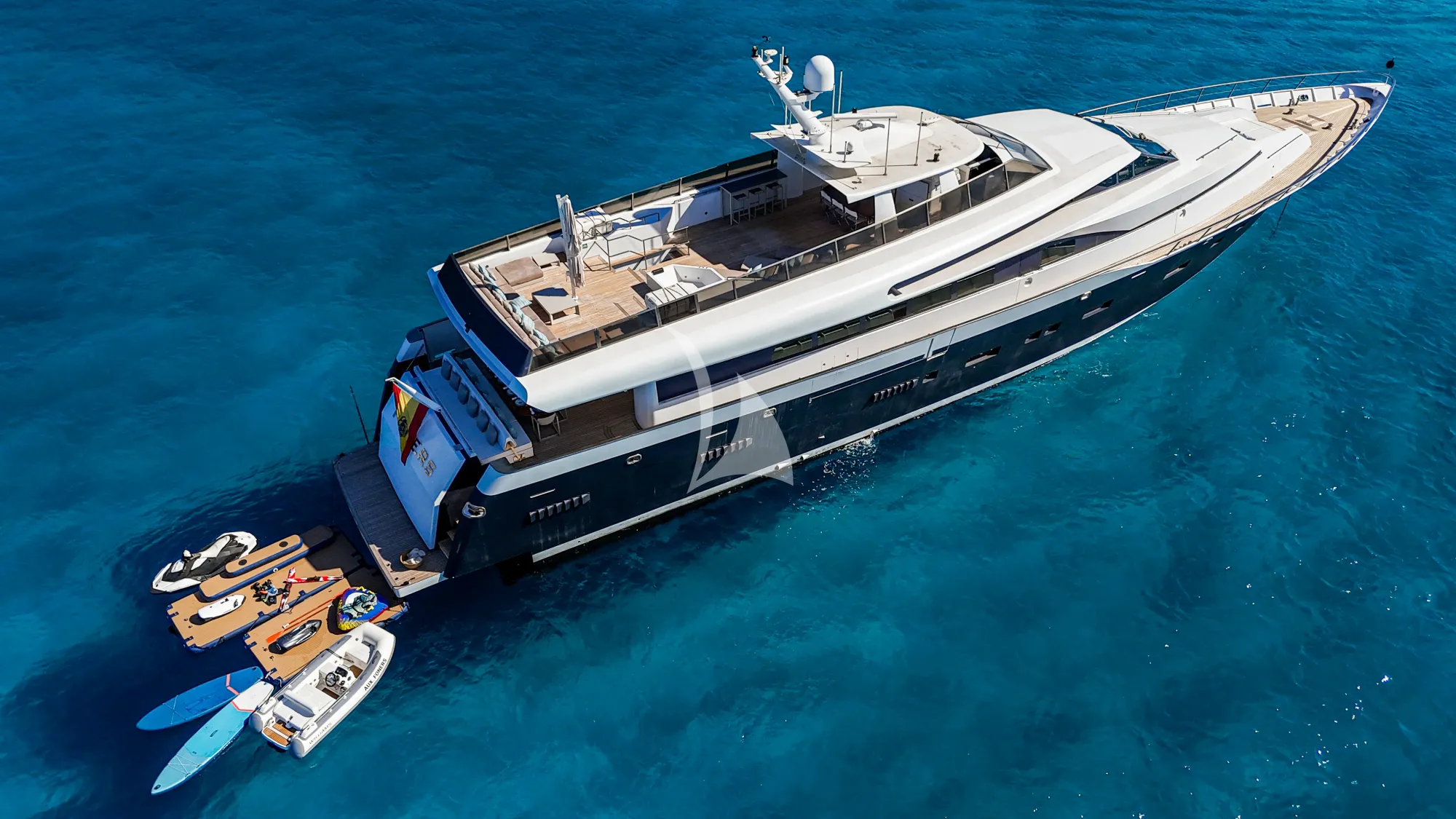 Luxury Crewed Motor Yacht FONERS photo 7