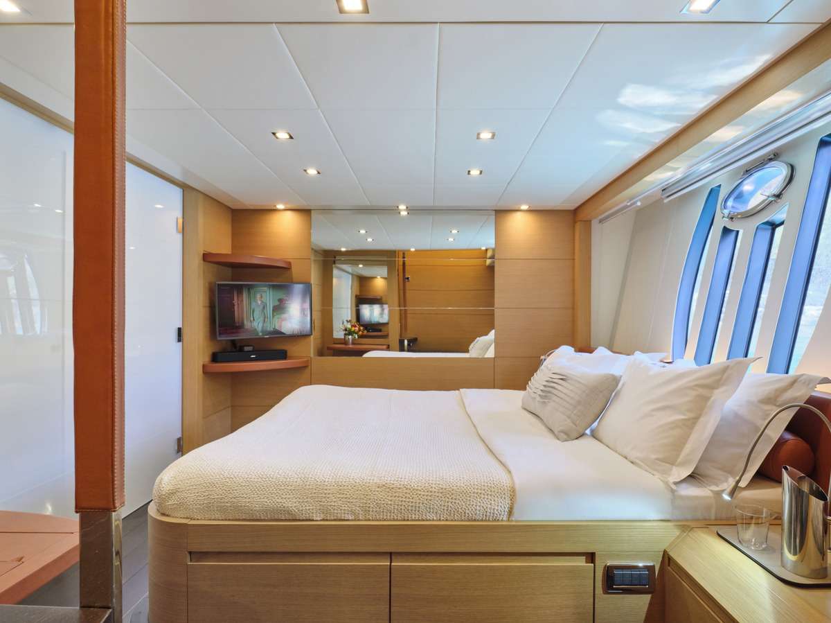 Crewed Motor Yacht FOR EVER photo 6