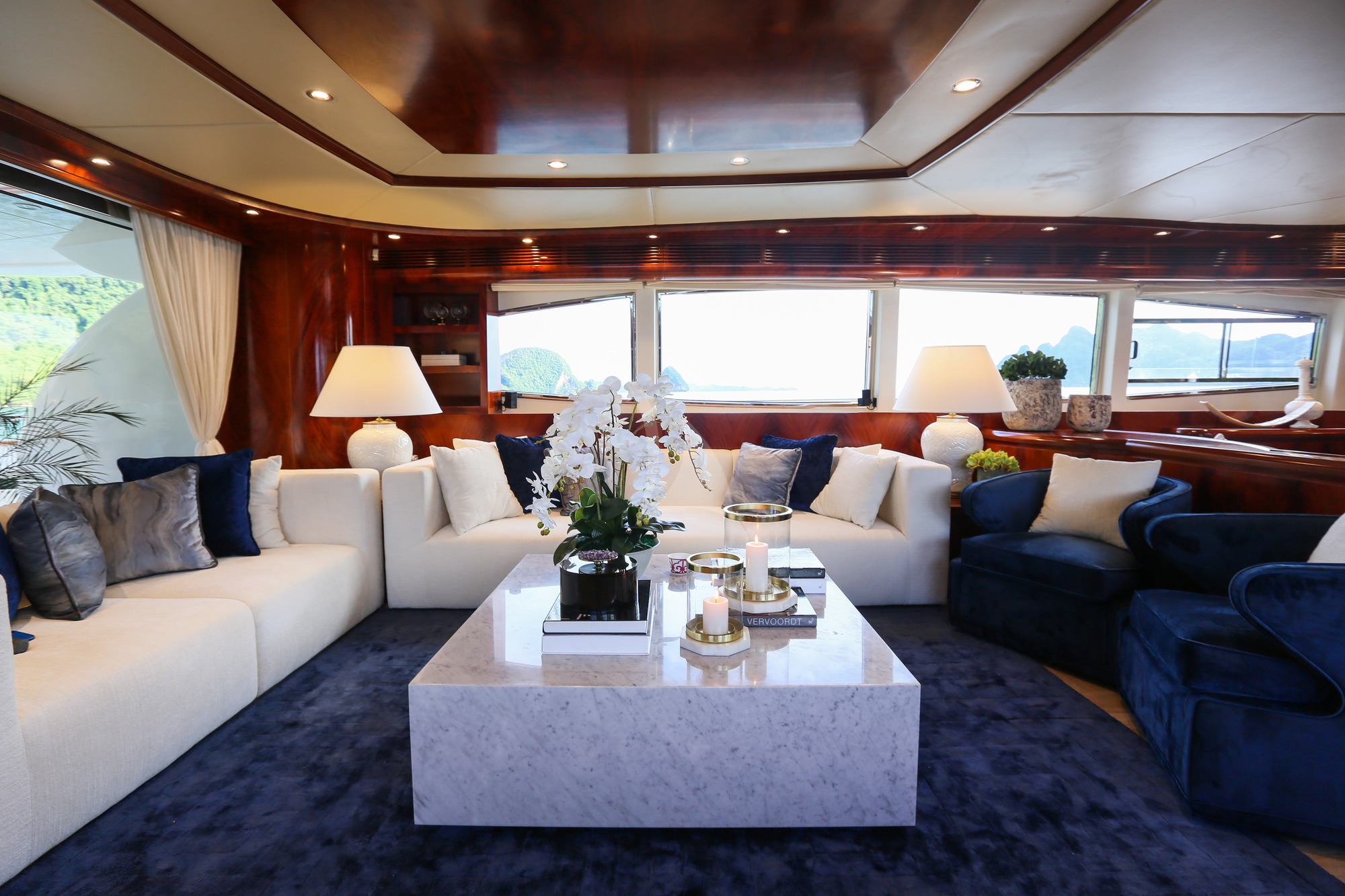 Crewed Motor Yacht FOR YOUR EYES ONLY photo 8