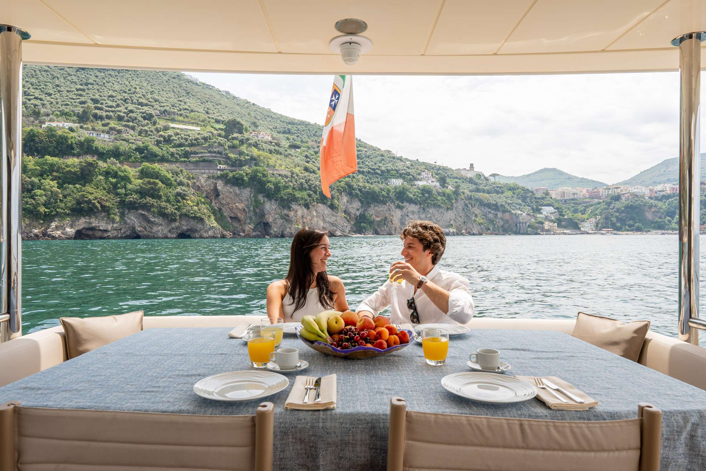 Crewed Motor Yacht FOREVER ROSANNA photo 7