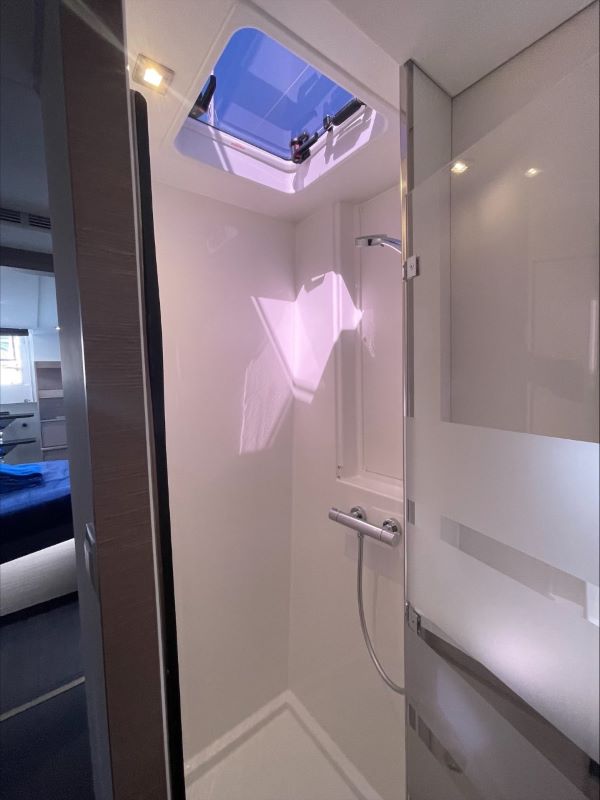 Bareboat Catamaran Fountaine Pajot Aura 51 photo 5