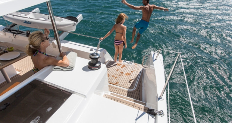 Bareboat Catamaran Fountaine Pajot Helia 44 photo 4