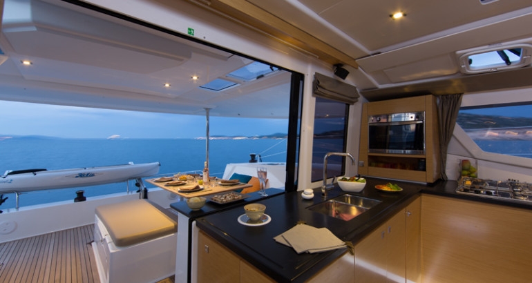 Bareboat Catamaran Fountaine Pajot Helia 44 photo 5