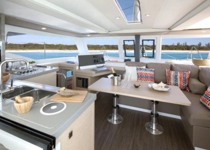 Bareboat Catamaran Fountaine Pajot Lucia 40 photo 4