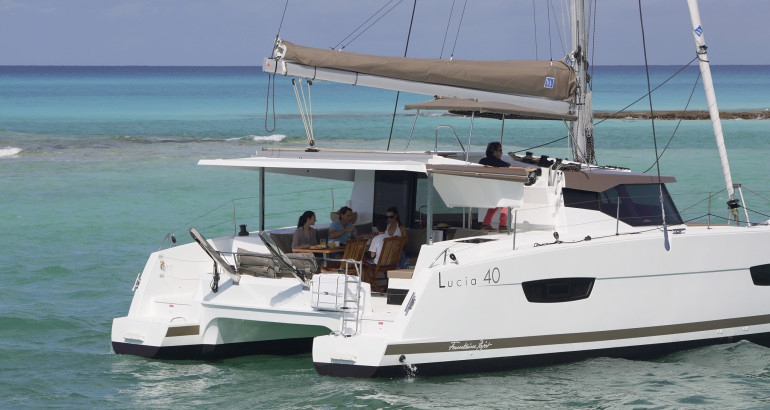 Bareboat Catamaran Fountaine Pajot Lucia 40