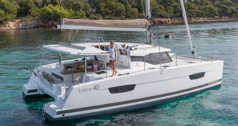 Bareboat Catamaran Fountaine Pajot Lucia 40 photo 3