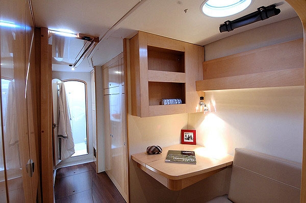 Bareboat Catamaran Fountaine Pajot Orana 44 photo 3