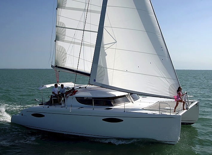 Bareboat Catamaran Fountaine Pajot Orana 44