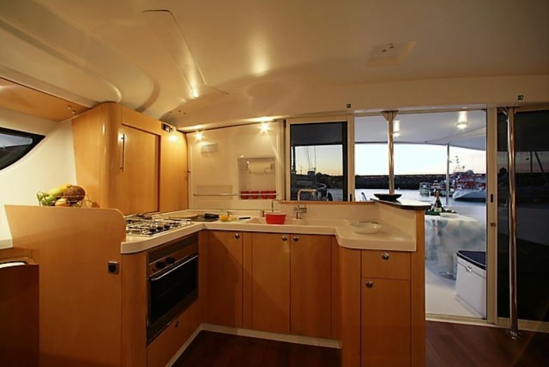 Bareboat Catamaran Fountaine Pajot Orana 44 photo 3
