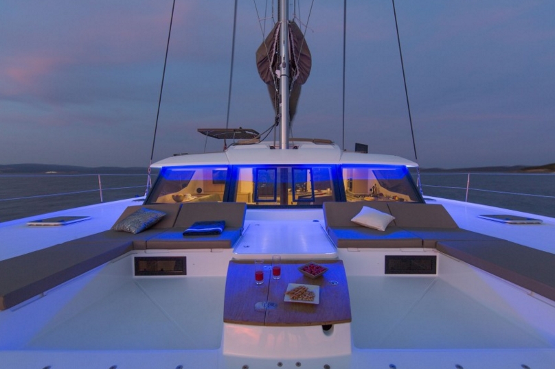 Bareboat Catamaran Fountaine Pajot Saba 50 photo 4