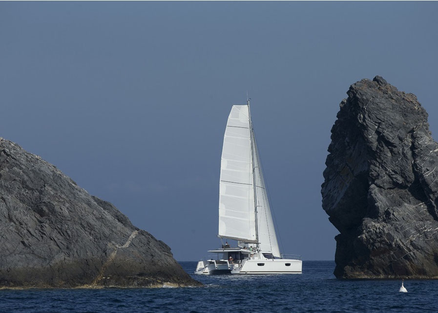 Bareboat Catamaran Fountaine Pajot Saba 50 photo 4