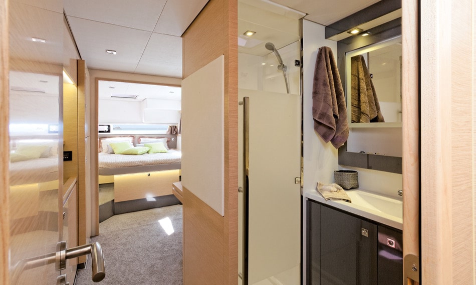 Bareboat Catamaran Fountaine Pajot Saba 50 photo 6