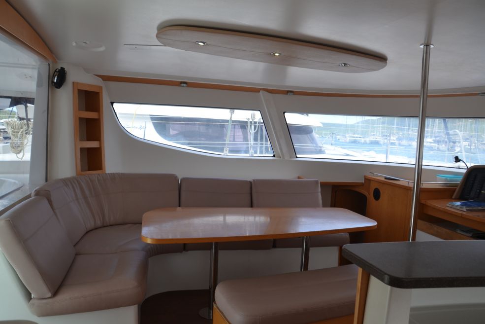 Bareboat Catamaran Fountaine Pajot Salina 48 photo 3