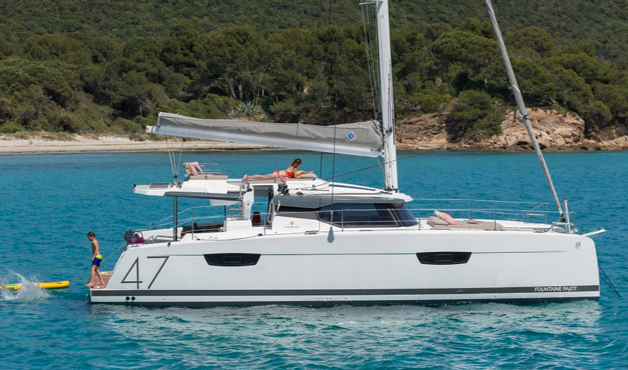 Bareboat Catamaran Fountaine Pajot Saona 47 photo 5