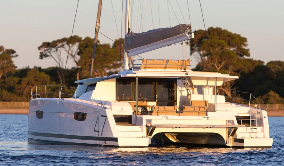 Bareboat Catamaran Fountaine Pajot Saona 47 photo 6