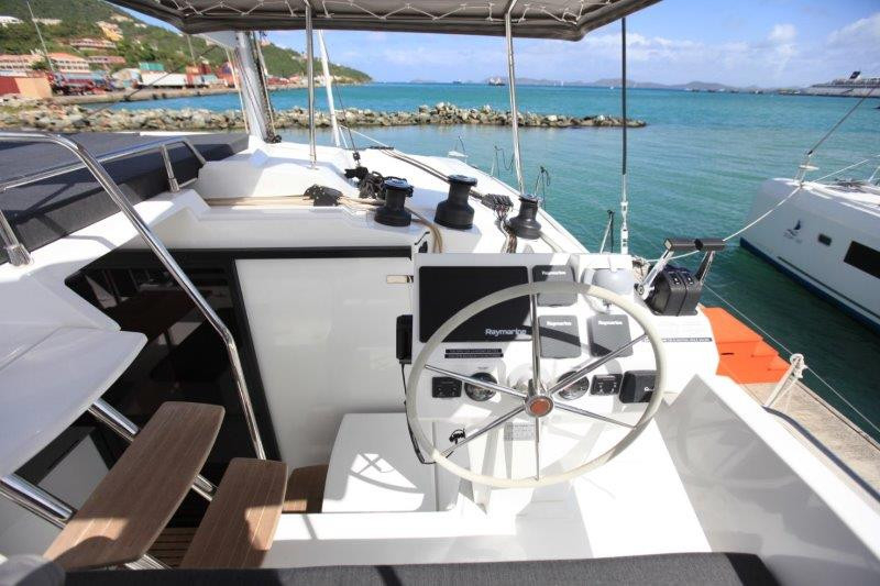 Bareboat Catamaran Fountaine Pajot Saona 47 photo 4