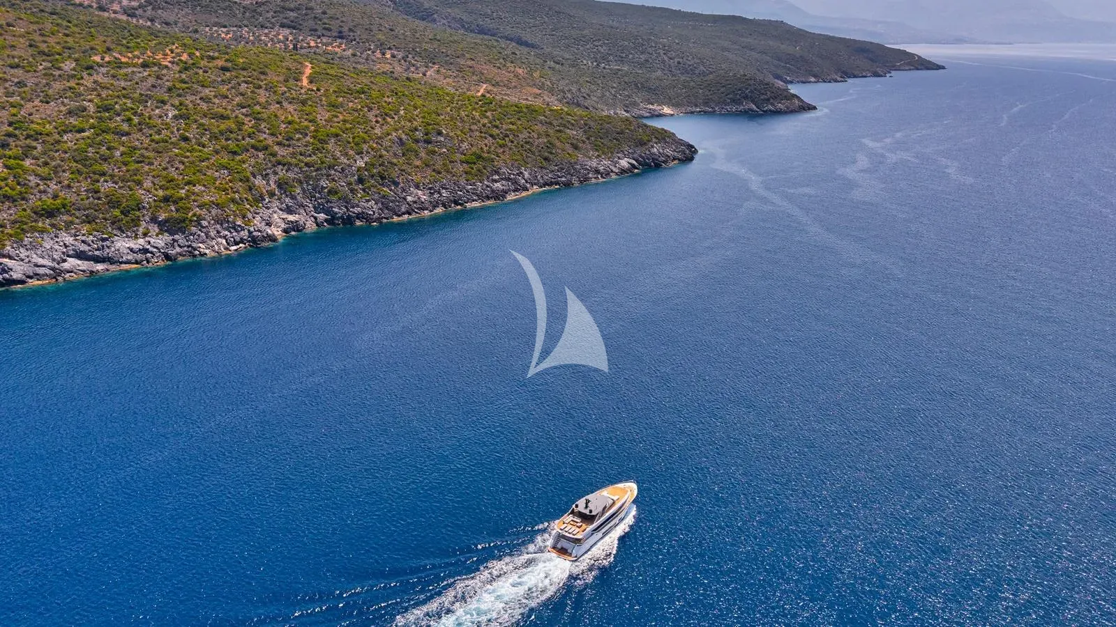 Luxury Crewed Motor Yacht FOUR JOYS photo 6