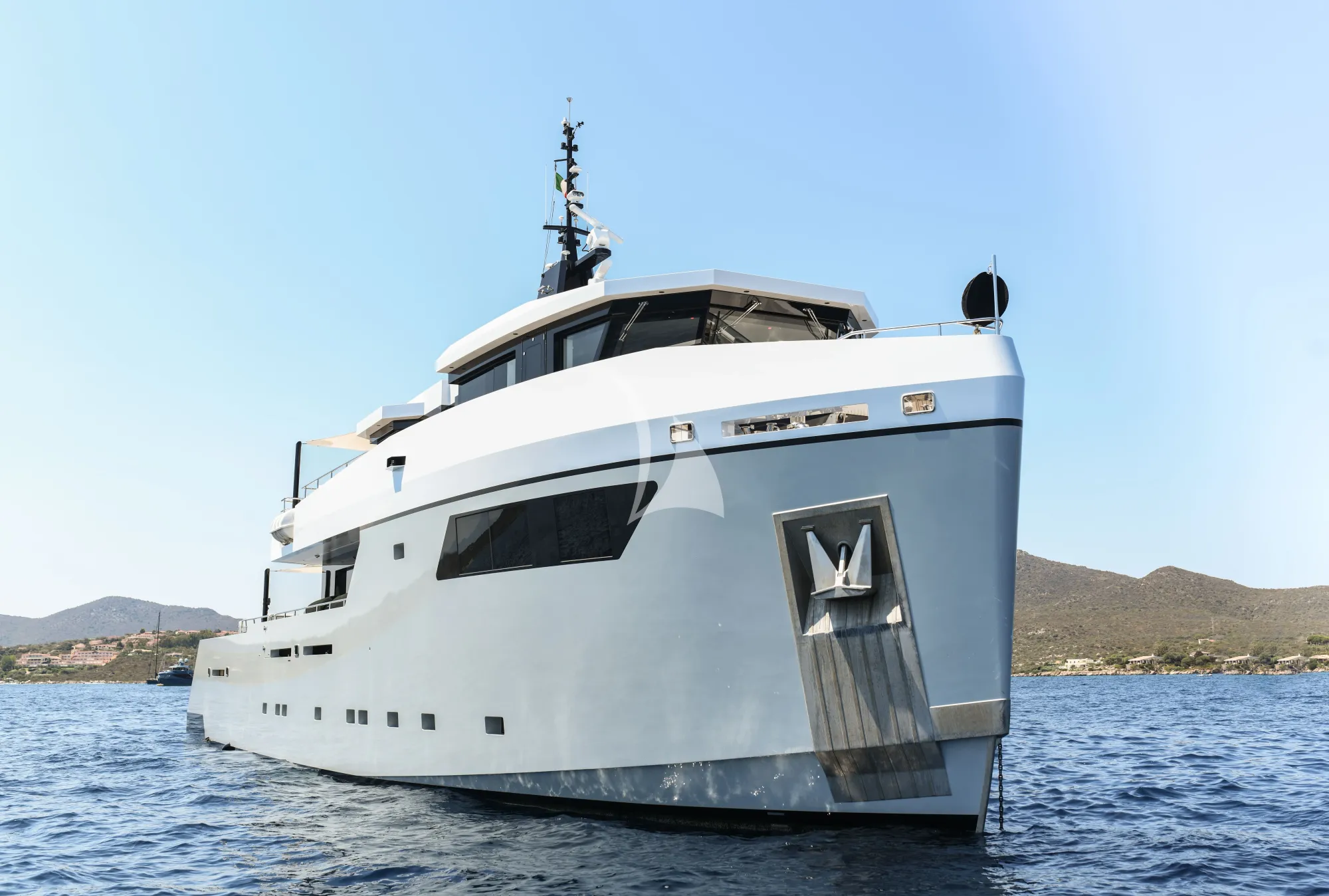 Luxury Crewed Motor Yacht FOX photo 5