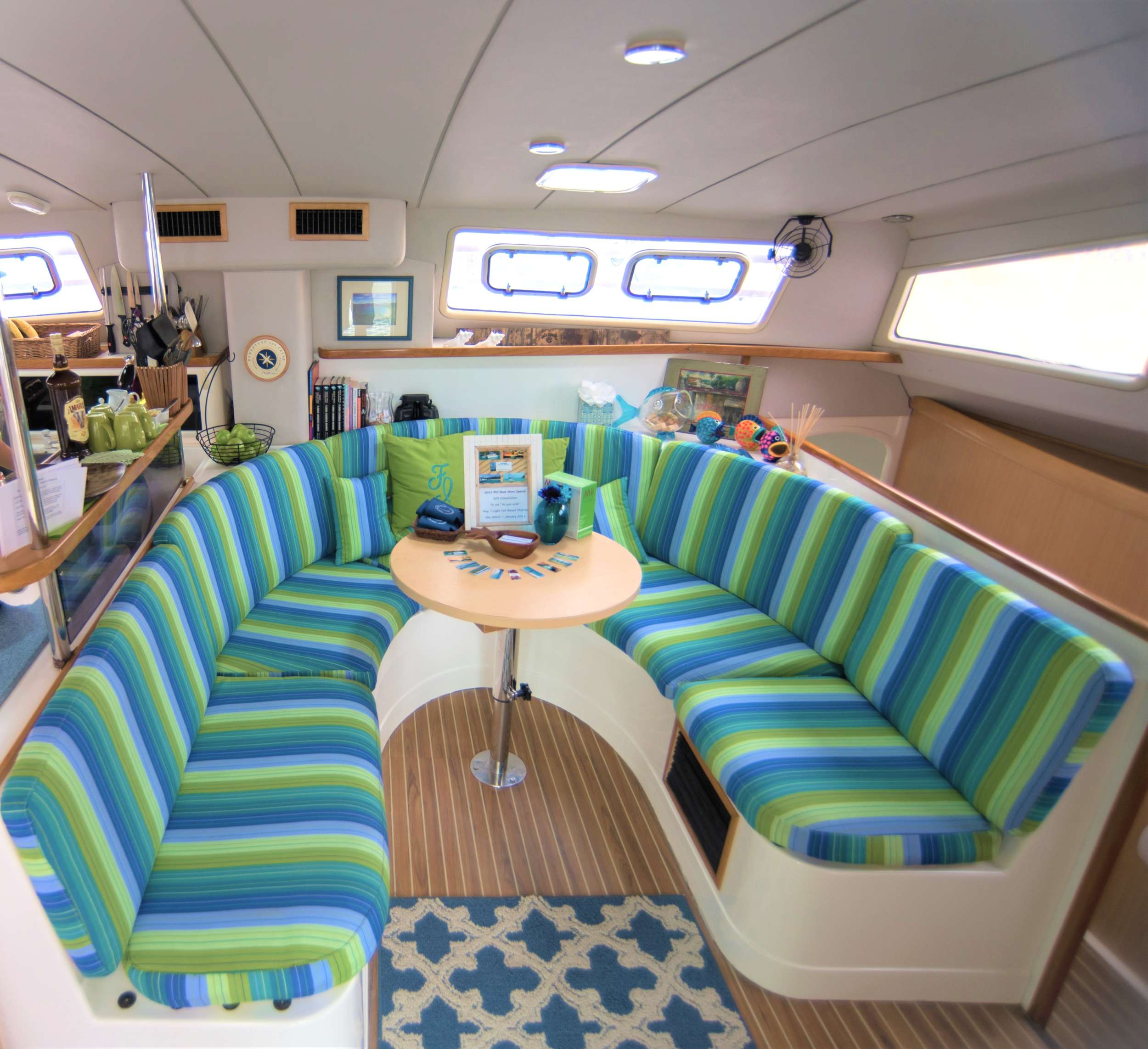 Crewed Catamaran FREE INGWE photo 5