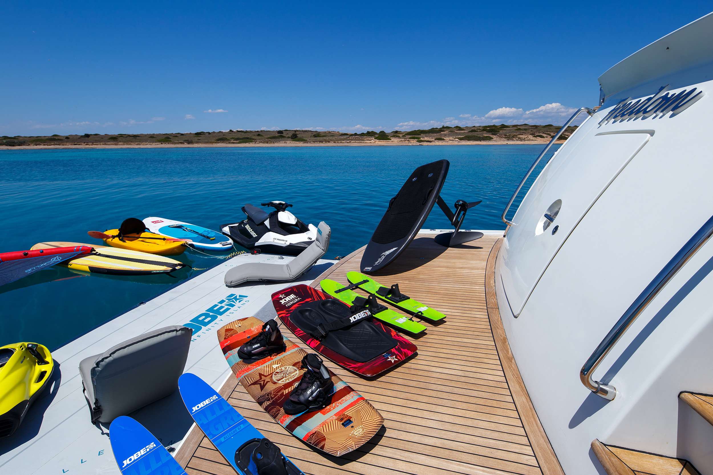 Crewed Motor Yacht FREEDOM photo 5