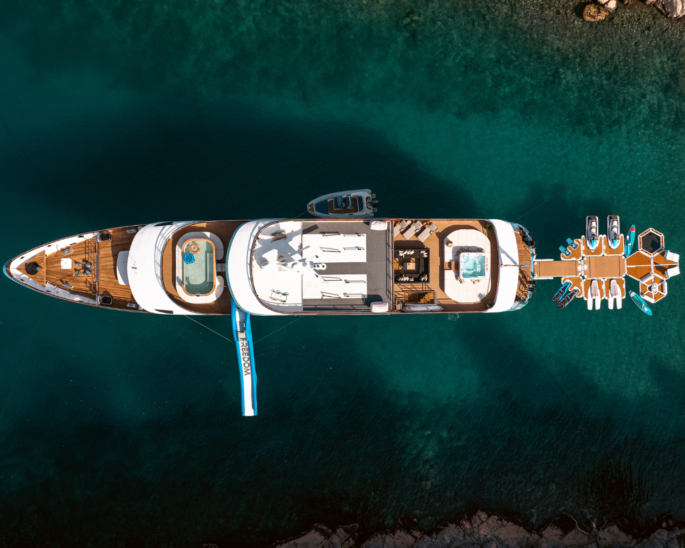 Luxury Crewed Motor Yacht FREEDOM photo 8