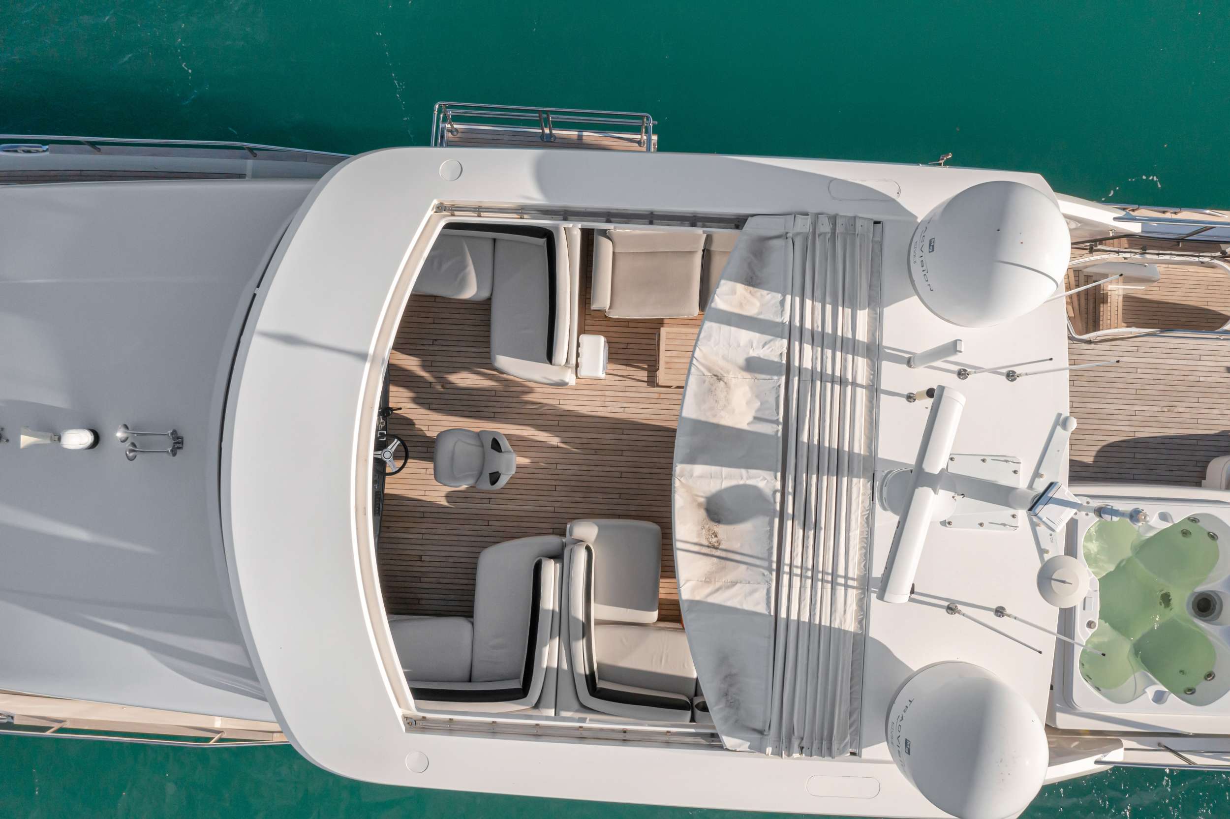 Luxury Crewed Motor Yacht FREEDOM photo 4