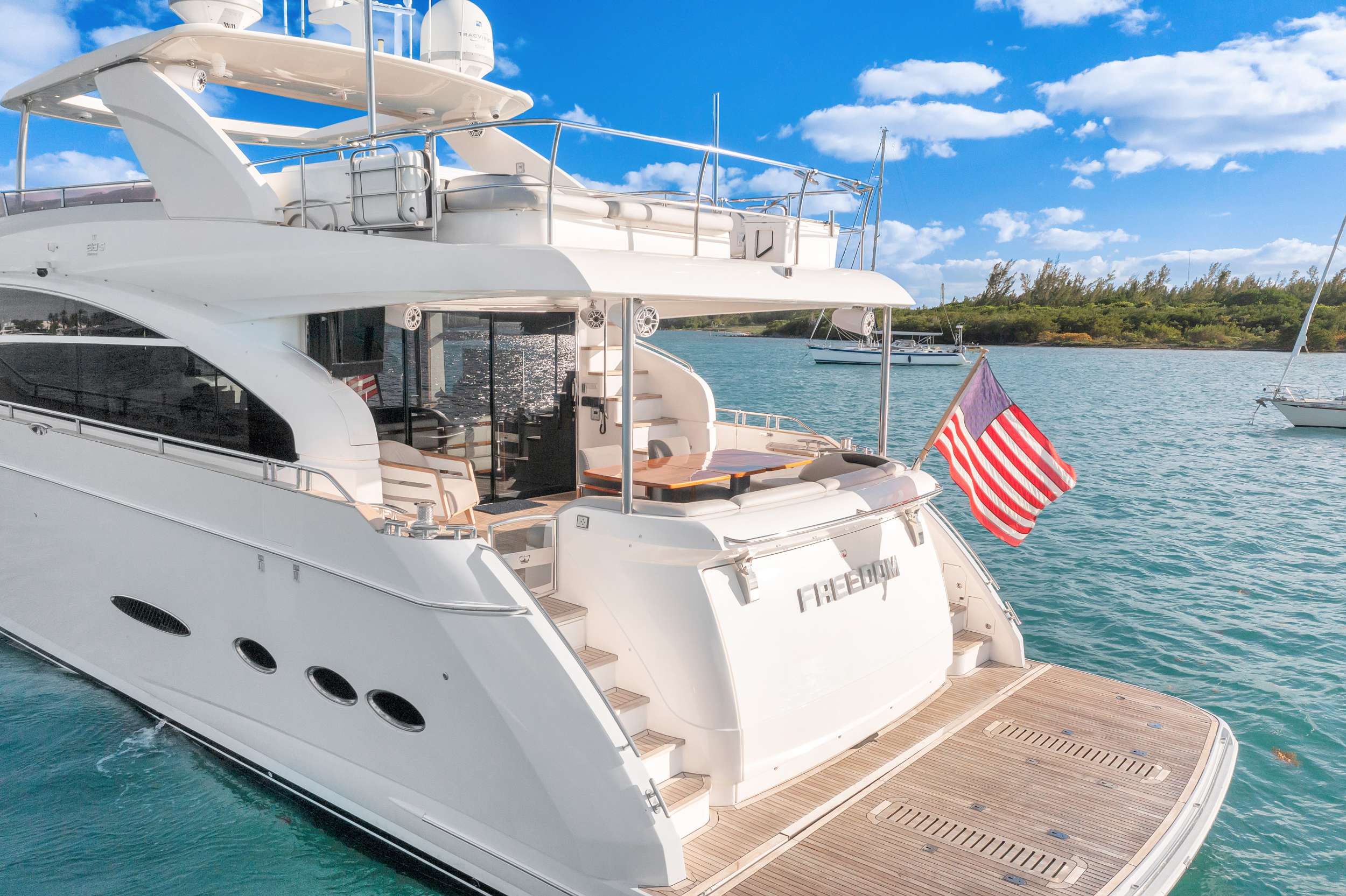 Luxury Crewed Motor Yacht FREEDOM photo 5