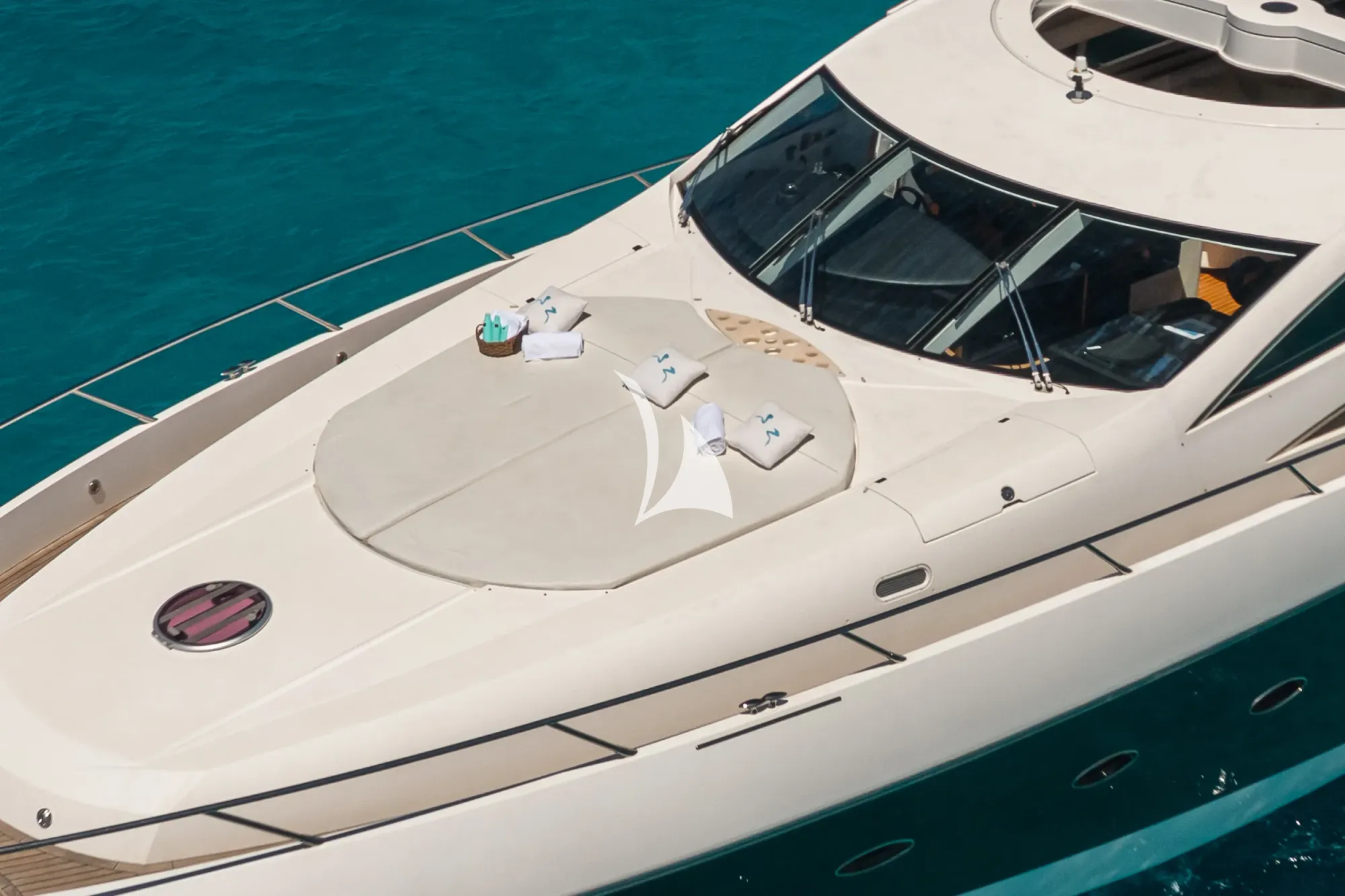 Luxury Crewed Motor Yacht FROGGY photo 7
