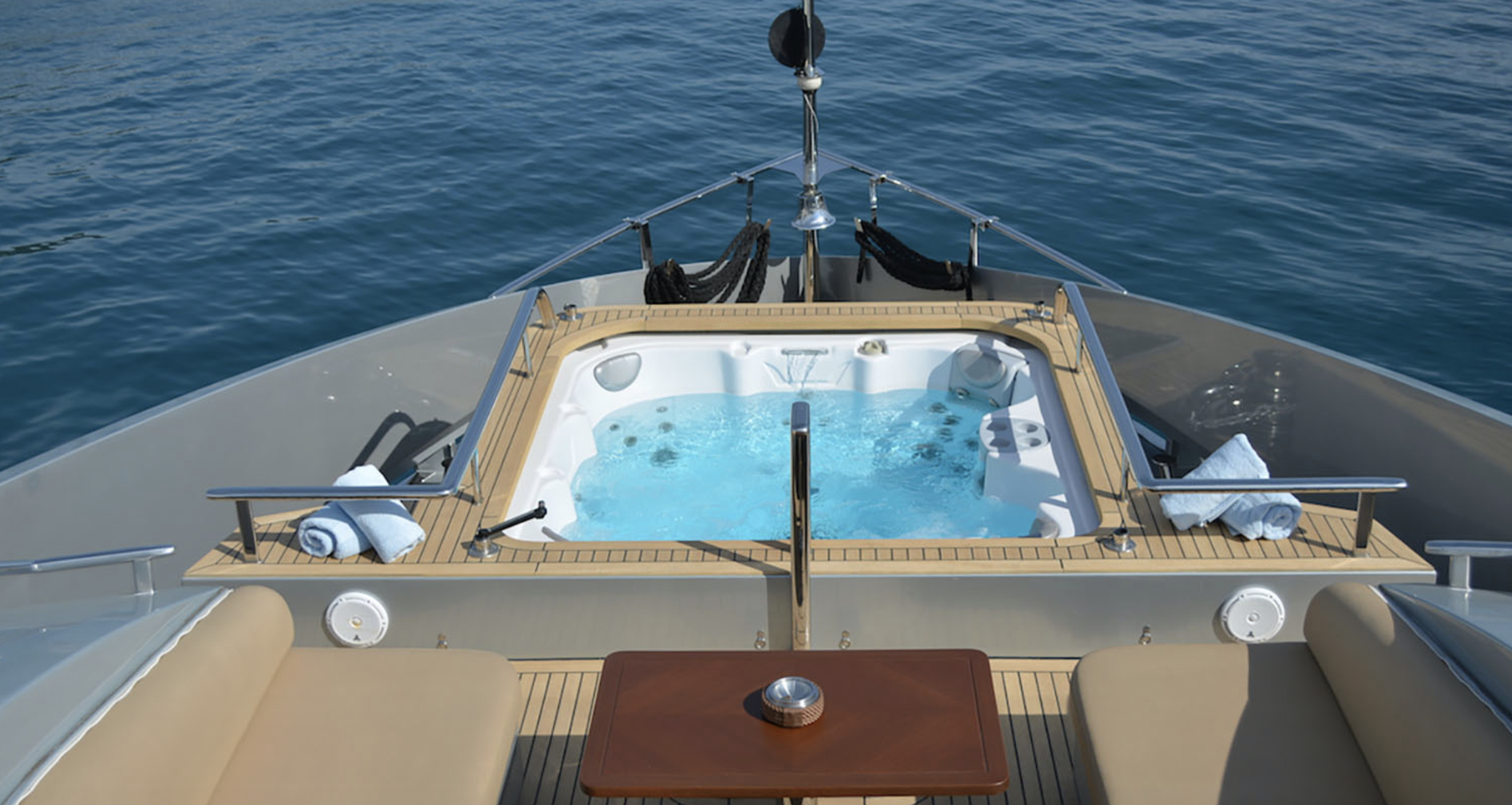 Luxury Crewed Motor Yacht FUNKY CHOICE photo 4