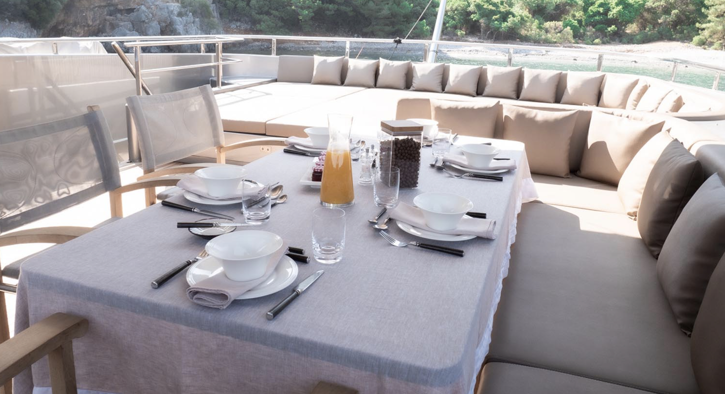 Luxury Crewed Motor Yacht FUNKY CHOICE photo 7