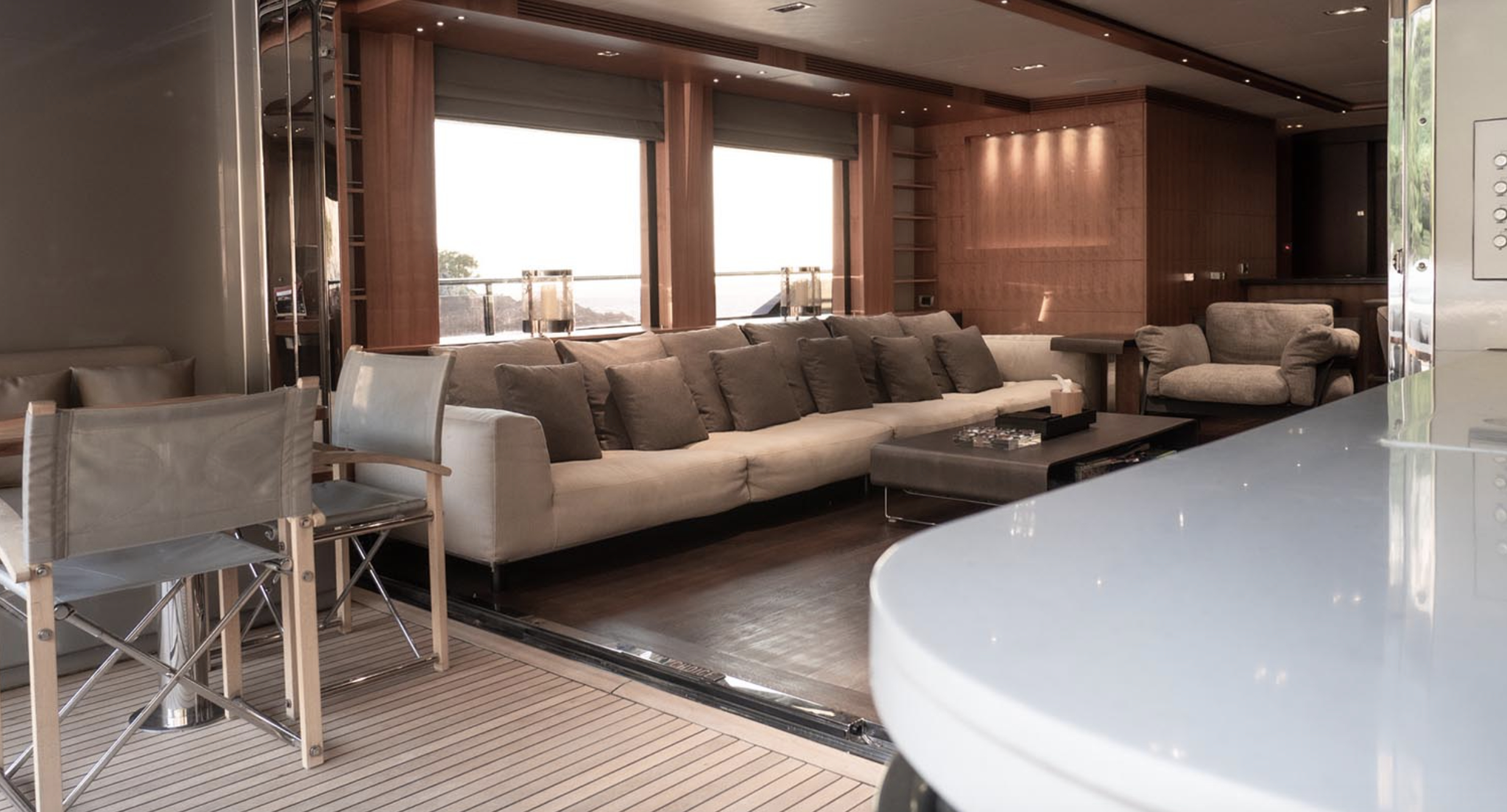 Luxury Crewed Motor Yacht FUNKY CHOICE photo 8