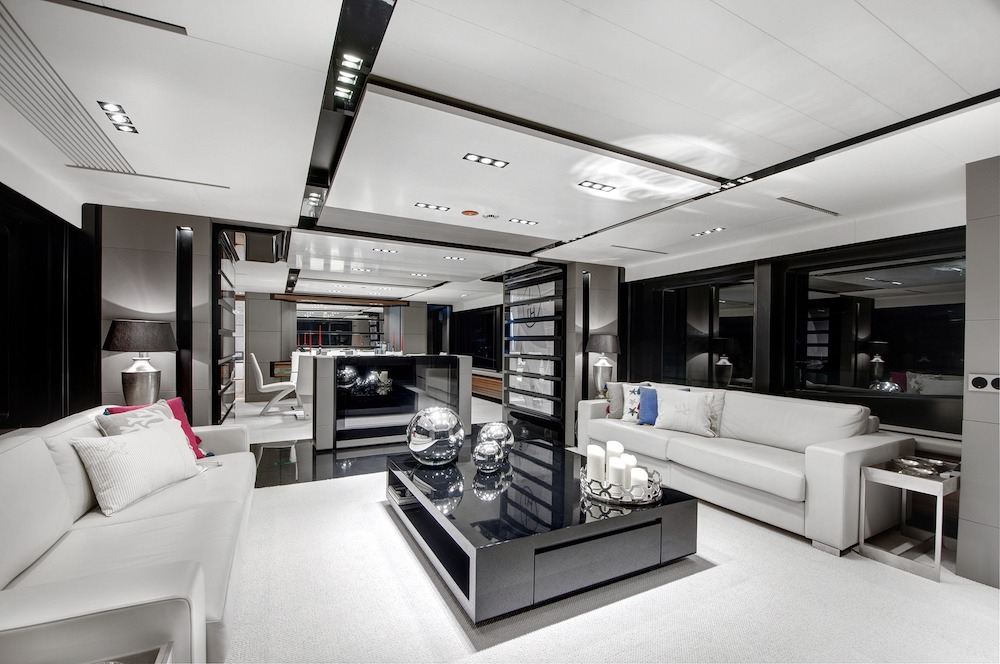 Luxury Crewed Motor Yacht FX photo 5