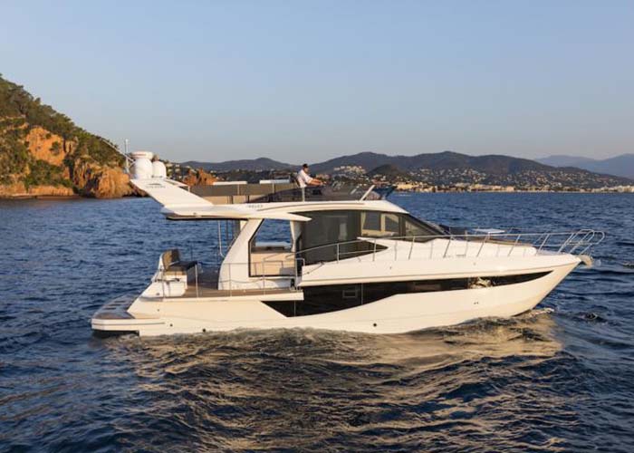 Crewed Motor Yacht Galeon 460 Flybridge photo 3