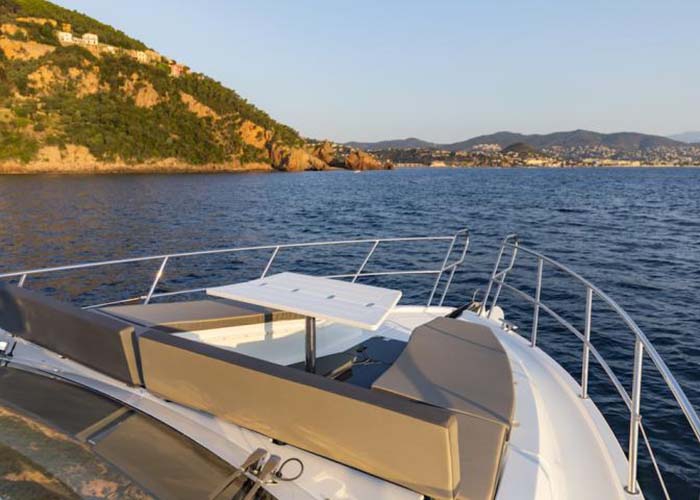 Crewed Motor Yacht Galeon 460 Flybridge photo 8