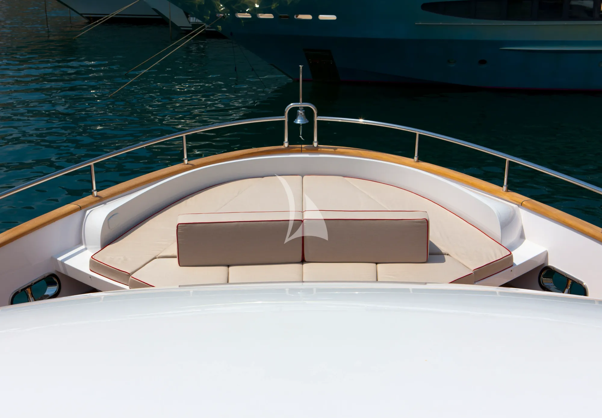 Luxury Crewed Motor Yacht GATSBY photo 7