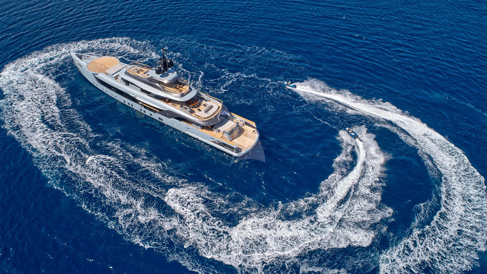 Luxury Crewed Motor Yacht GECO photo 5