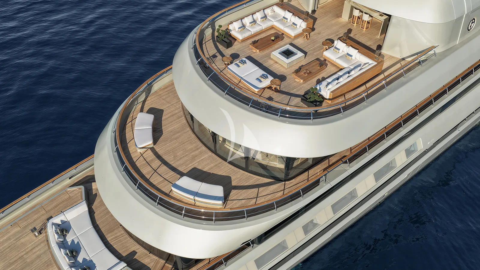 Luxury Crewed Motor Yacht GECO (BY G. ARMANI) photo 4