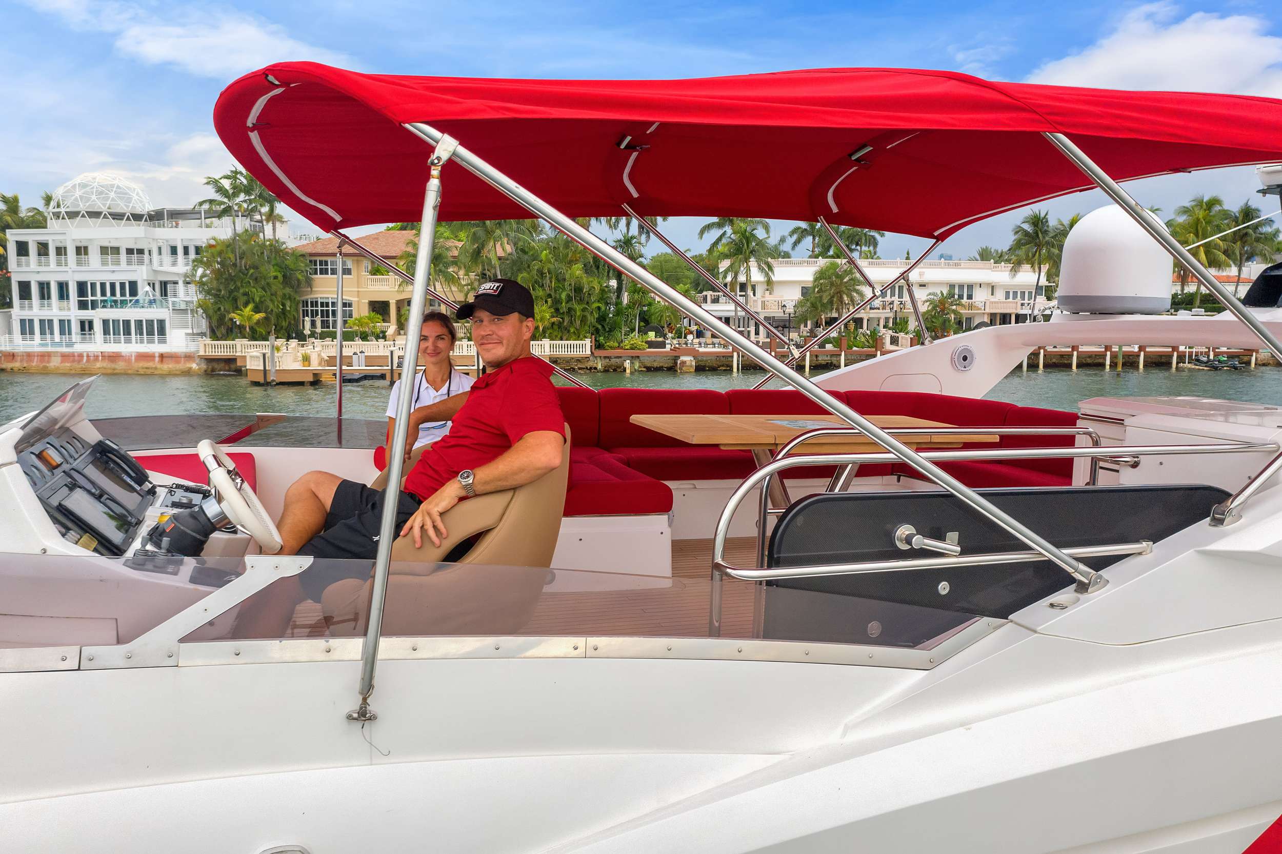 Luxury Crewed Motor Yacht GEM photo 7