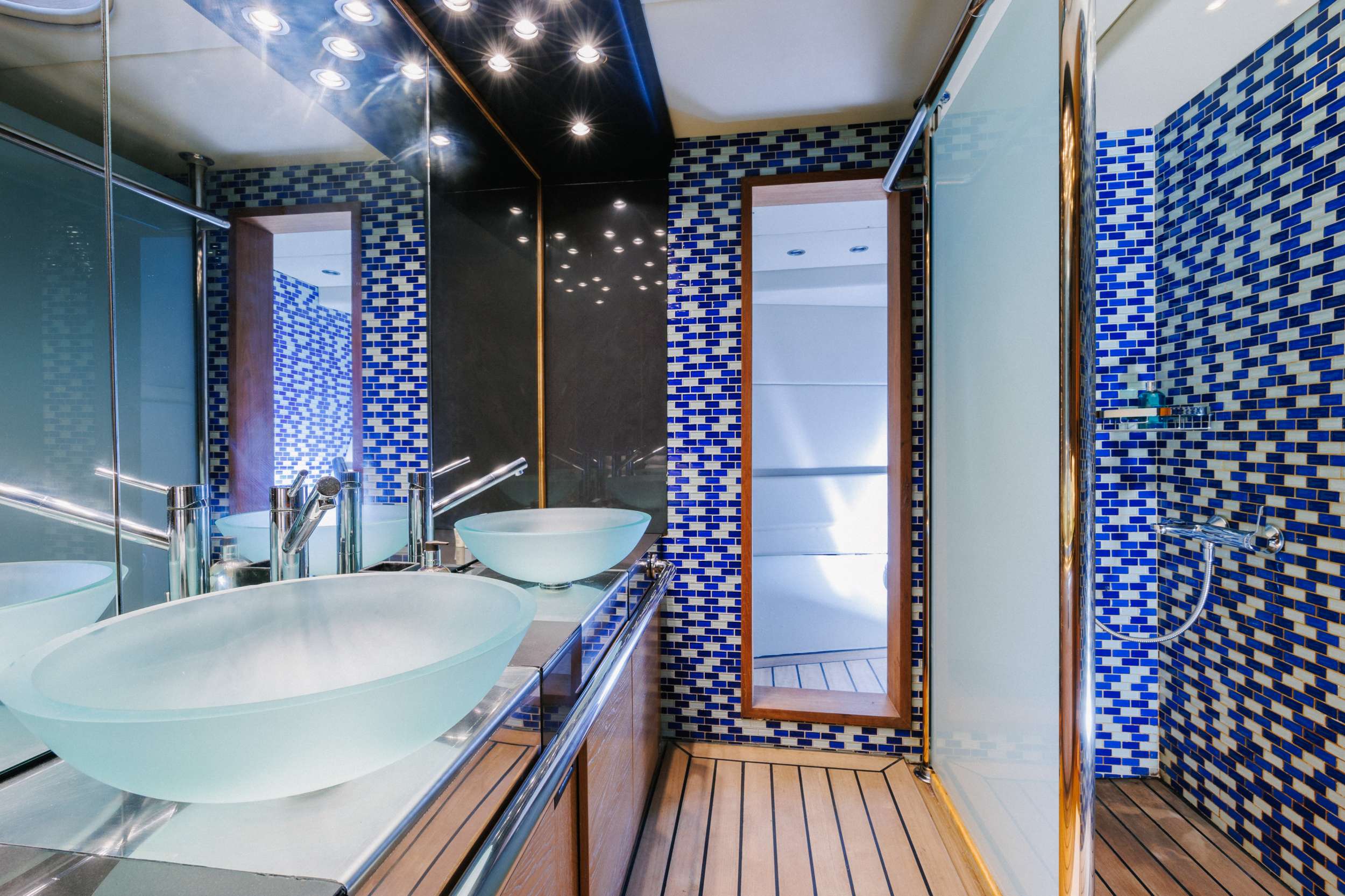 Luxury Crewed Motor Yacht GEMAYA photo 7