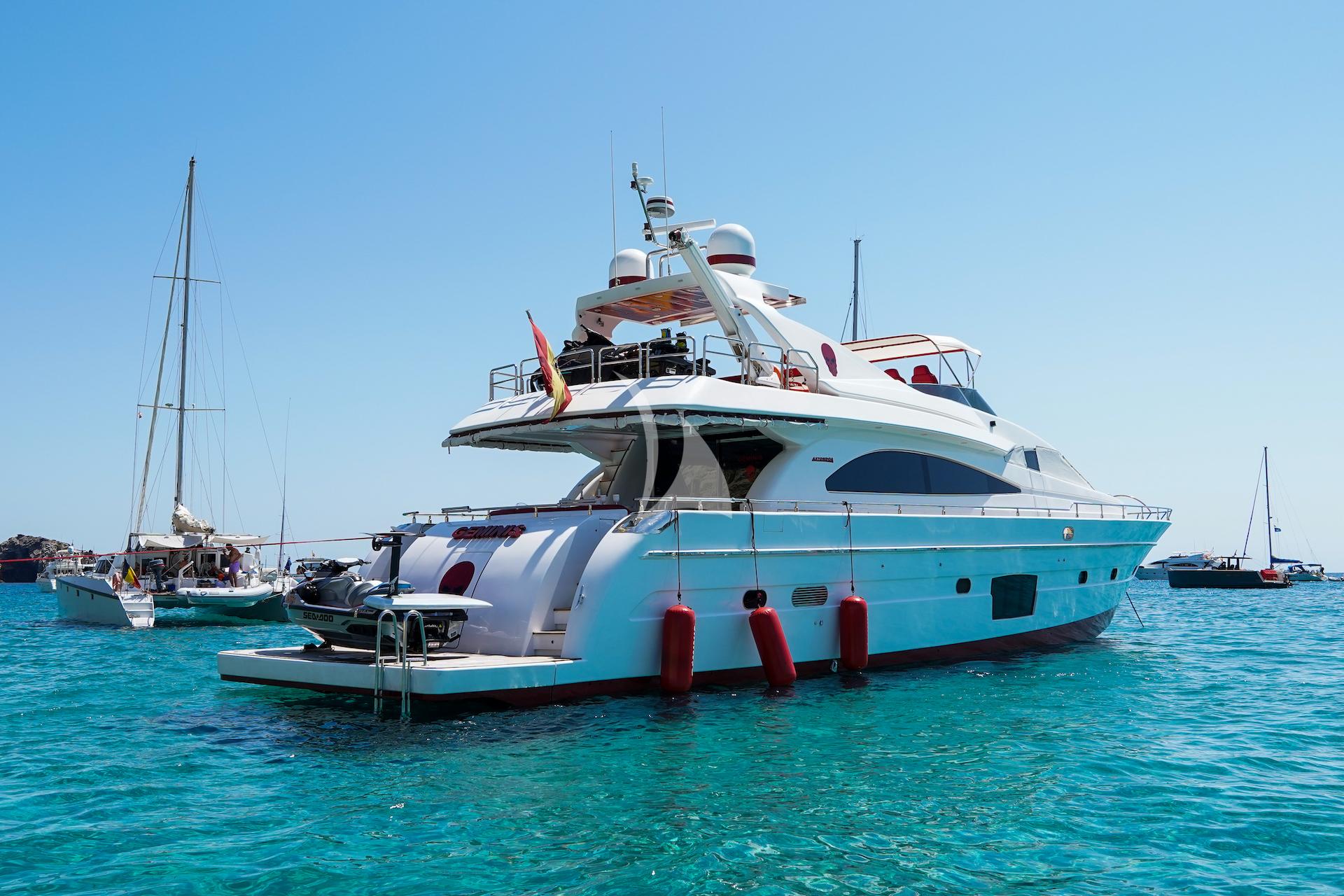 Crewed Motor Yacht GEMINIS photo 3