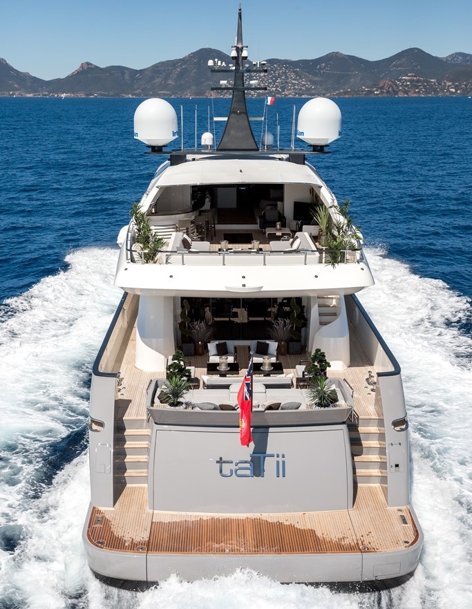 Luxury Crewed Motor Yacht GEMS II photo 4