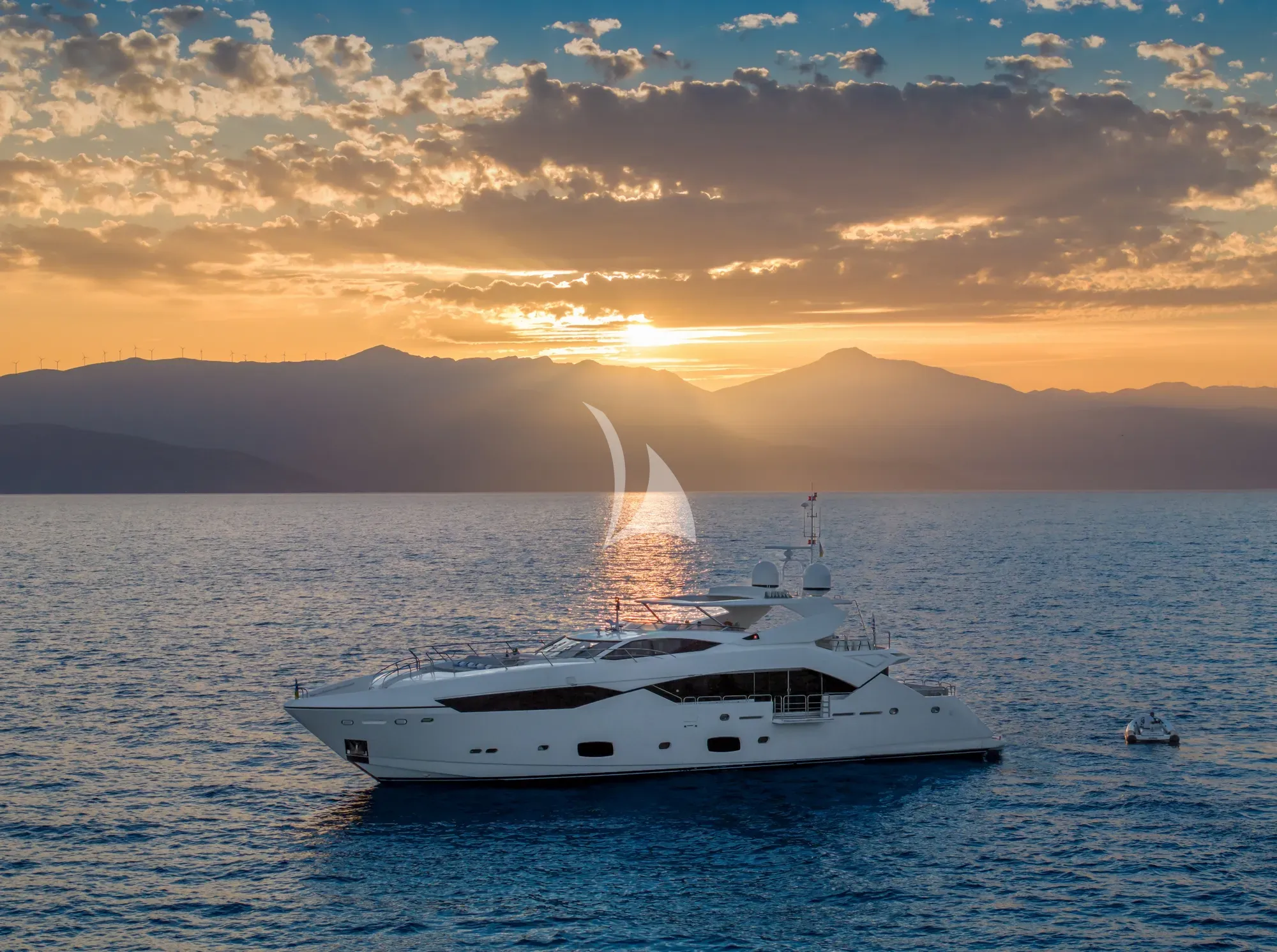 Luxury Crewed Motor Yacht GEORGE P photo 7