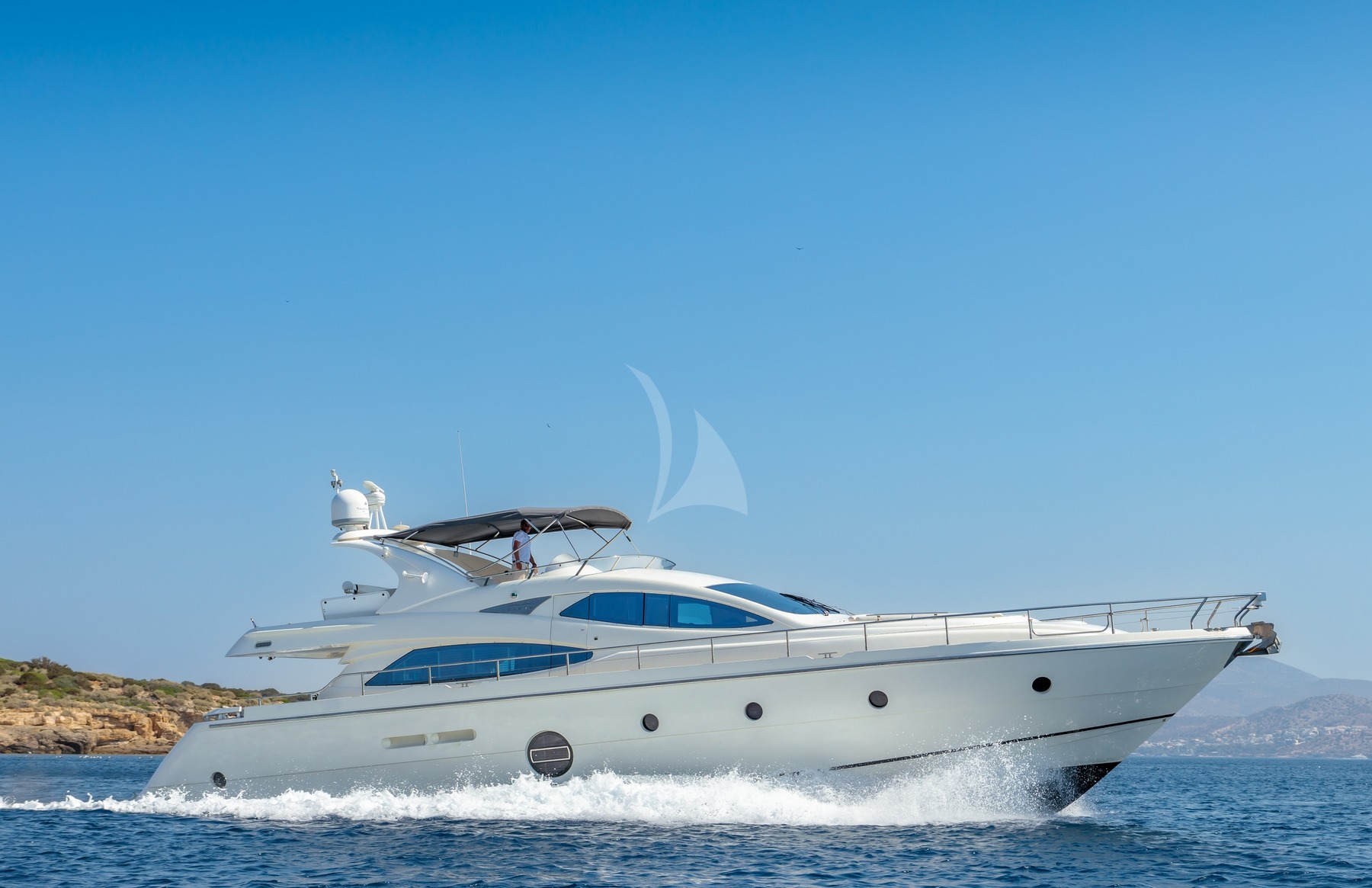 Luxury Crewed Motor Yacht GEORGE V photo 3