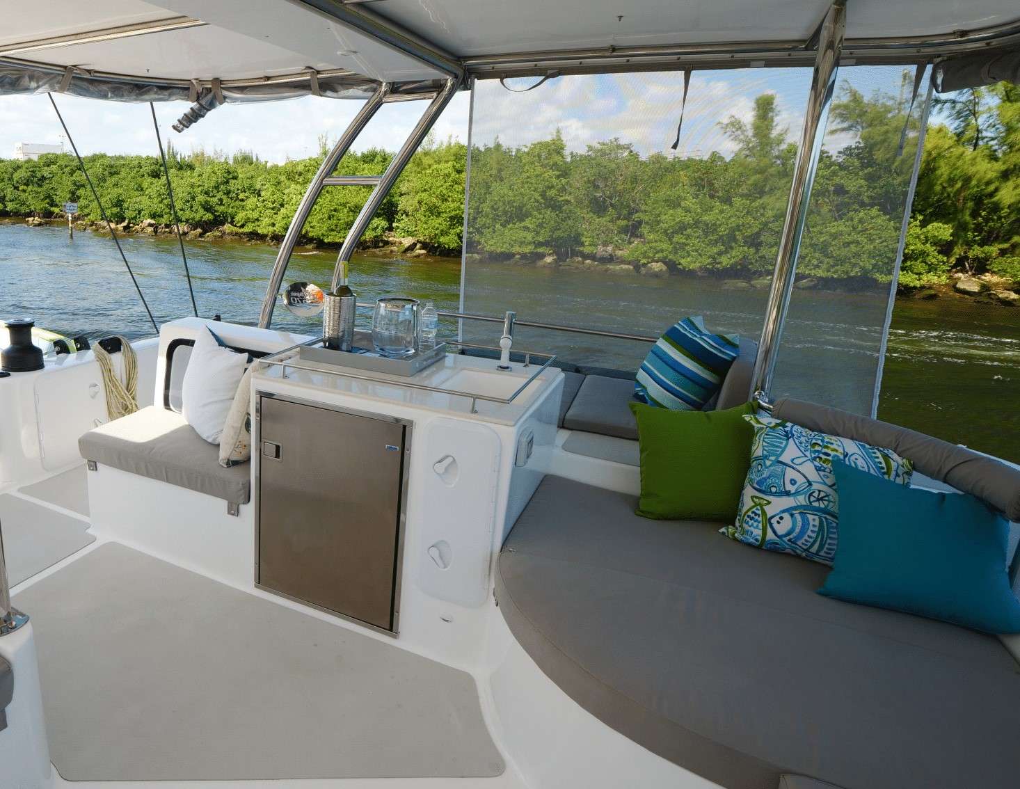 Crewed Catamaran GET ALONG photo 4