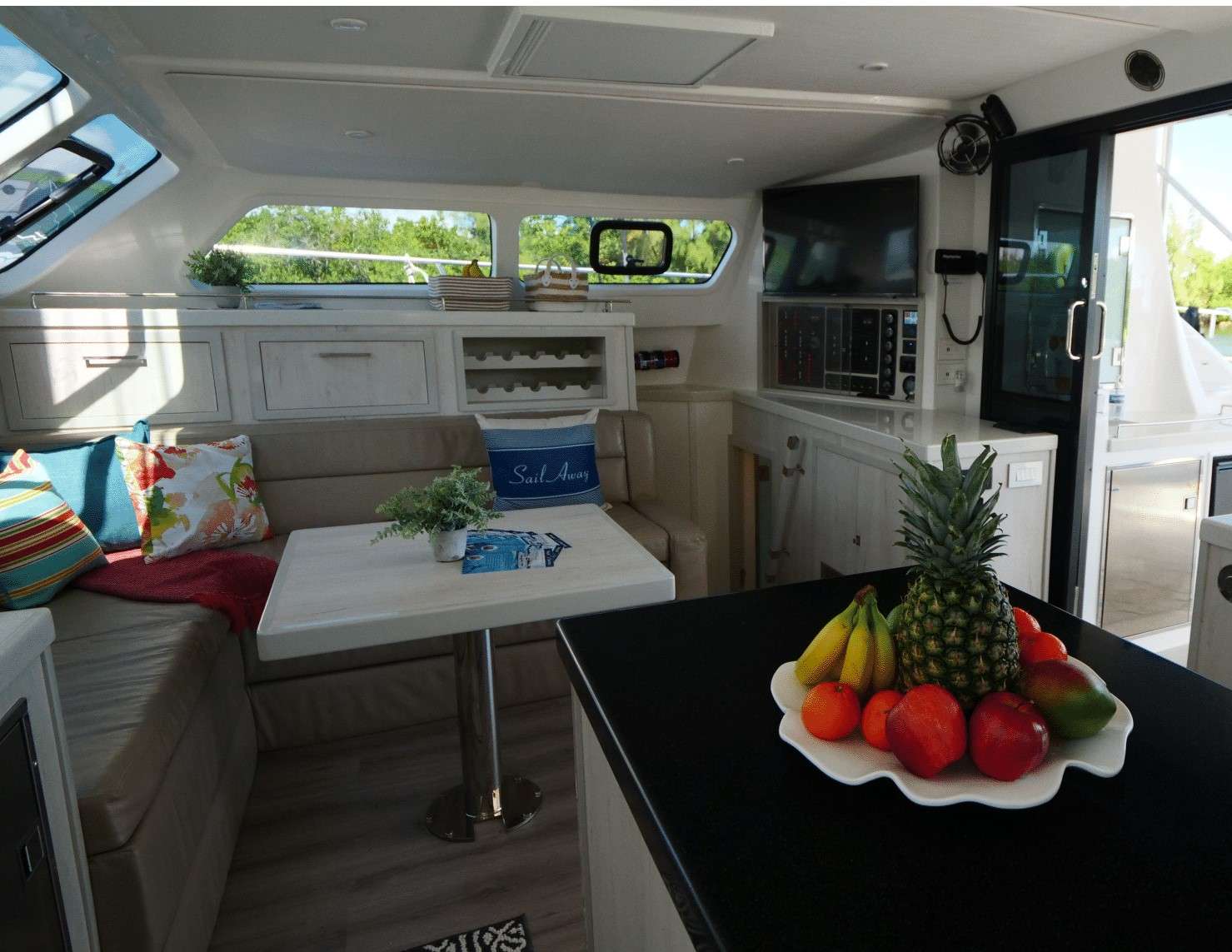 Crewed Catamaran GET ALONG photo 8