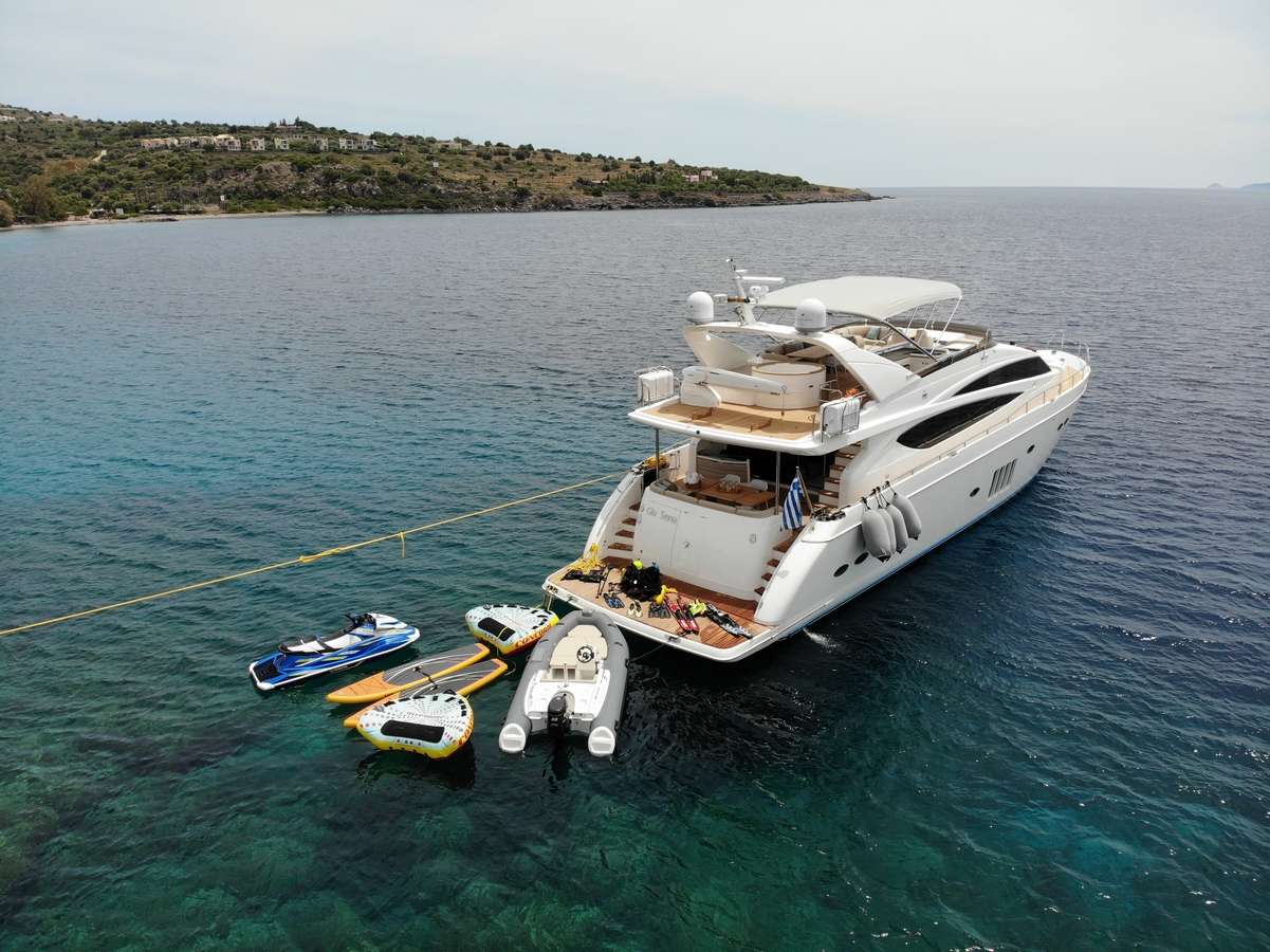 Crewed Motor Yacht GIA SENA photo 4