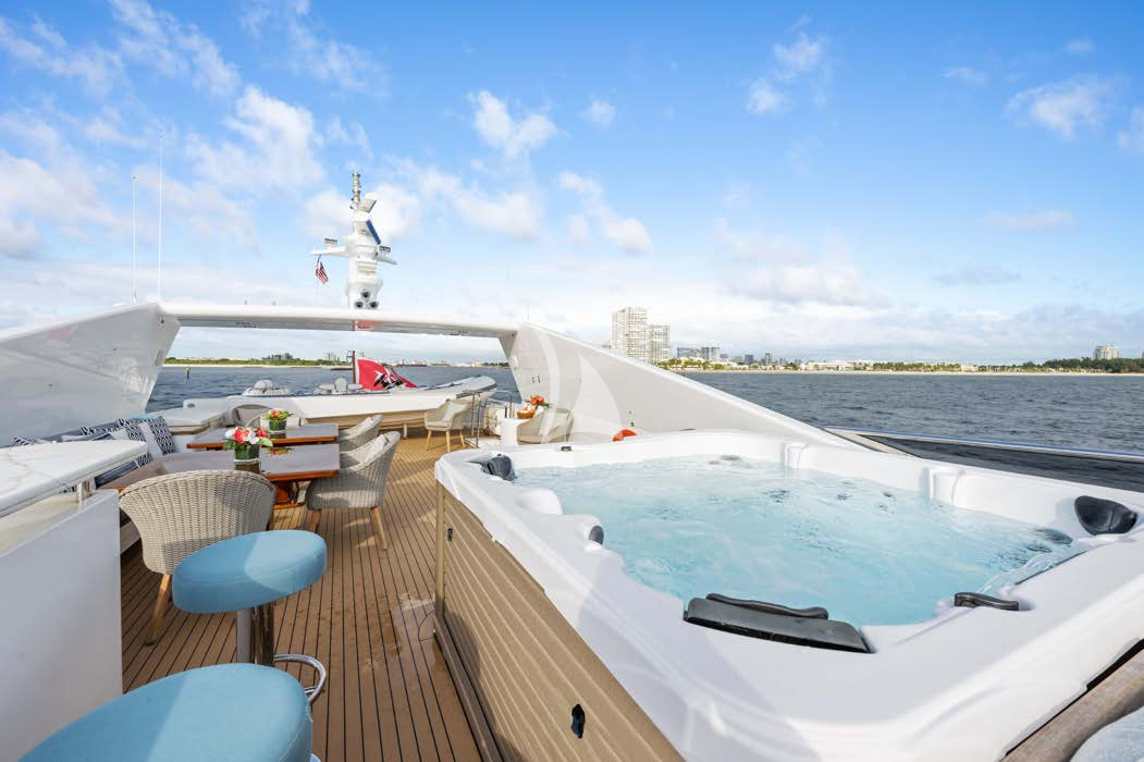 Luxury Crewed Motor Yacht GLADIUS photo 7